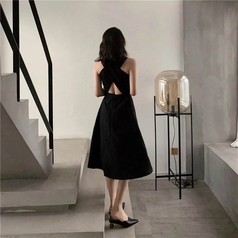 Criss Cross Back Dress With Pockets - Black