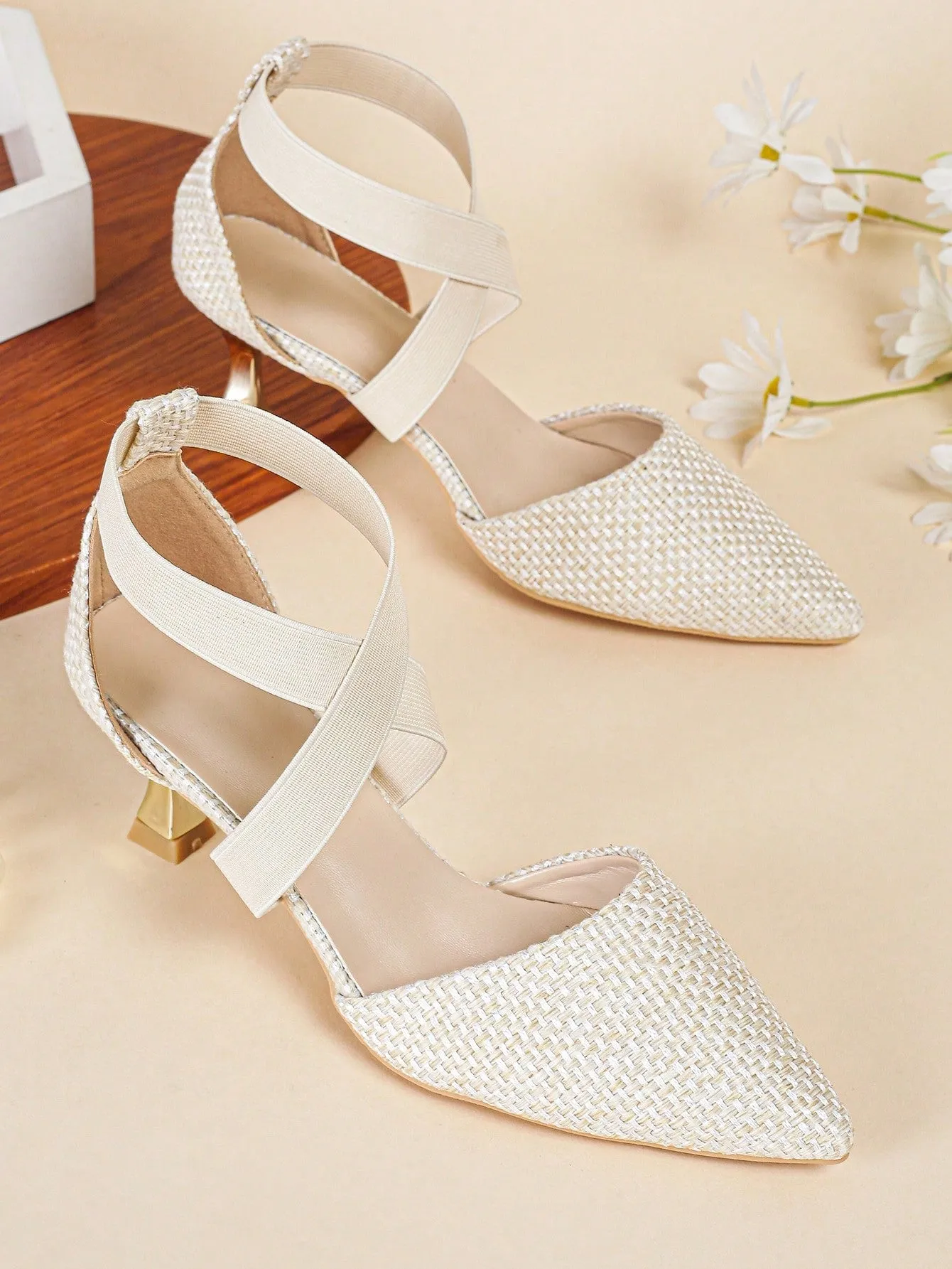 Women's Comfortable & Fashionable Peep Toe Slippers With Low Heel And Pointed Toe For Summer 2023