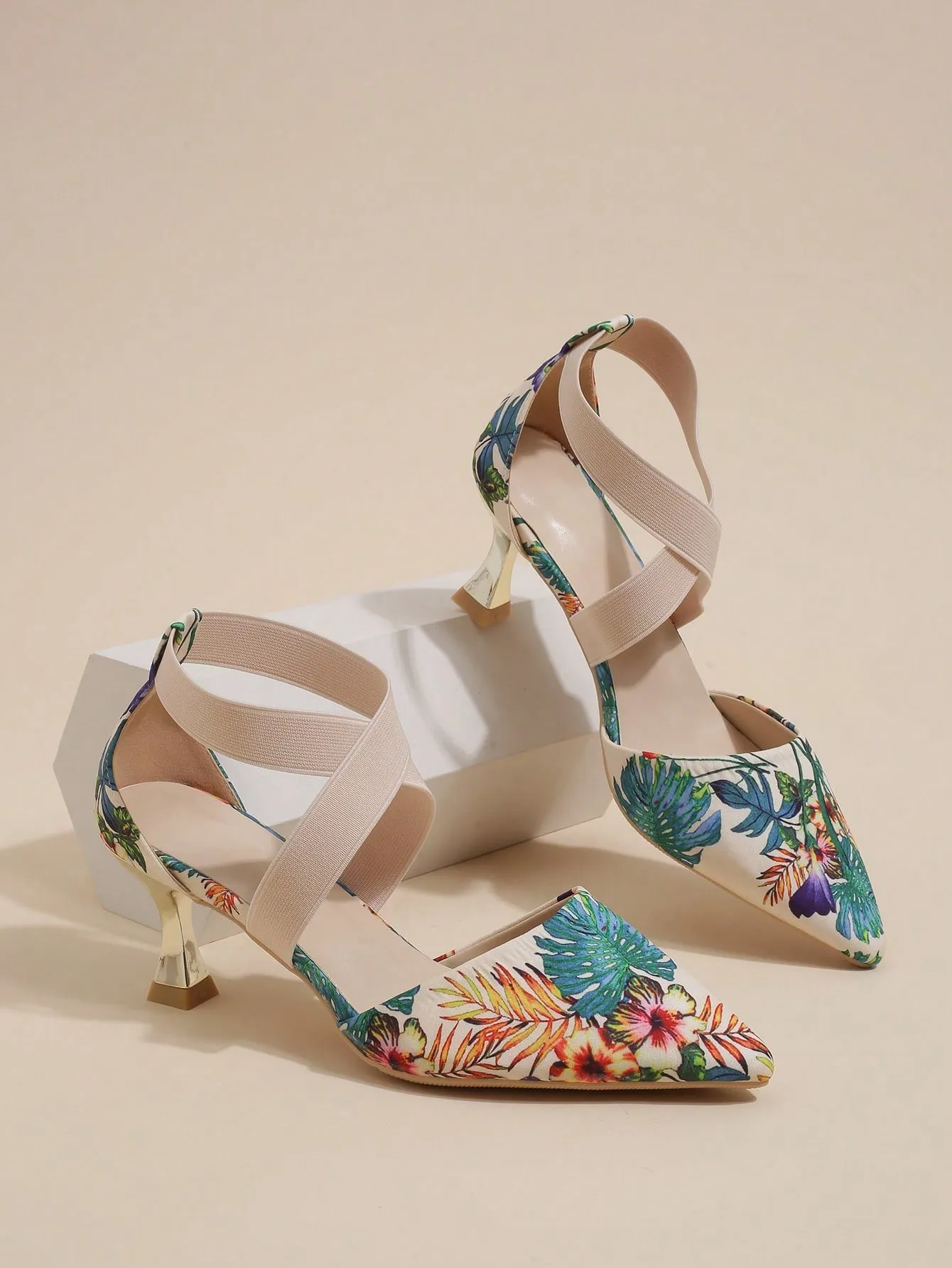 Women's Comfortable & Fashionable Peep Toe Slippers With Low Heel And Pointed Toe For Summer 2023