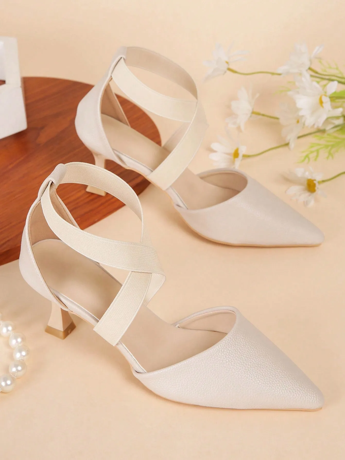 Women's Comfortable & Fashionable Peep Toe Slippers With Low Heel And Pointed Toe For Summer 2023