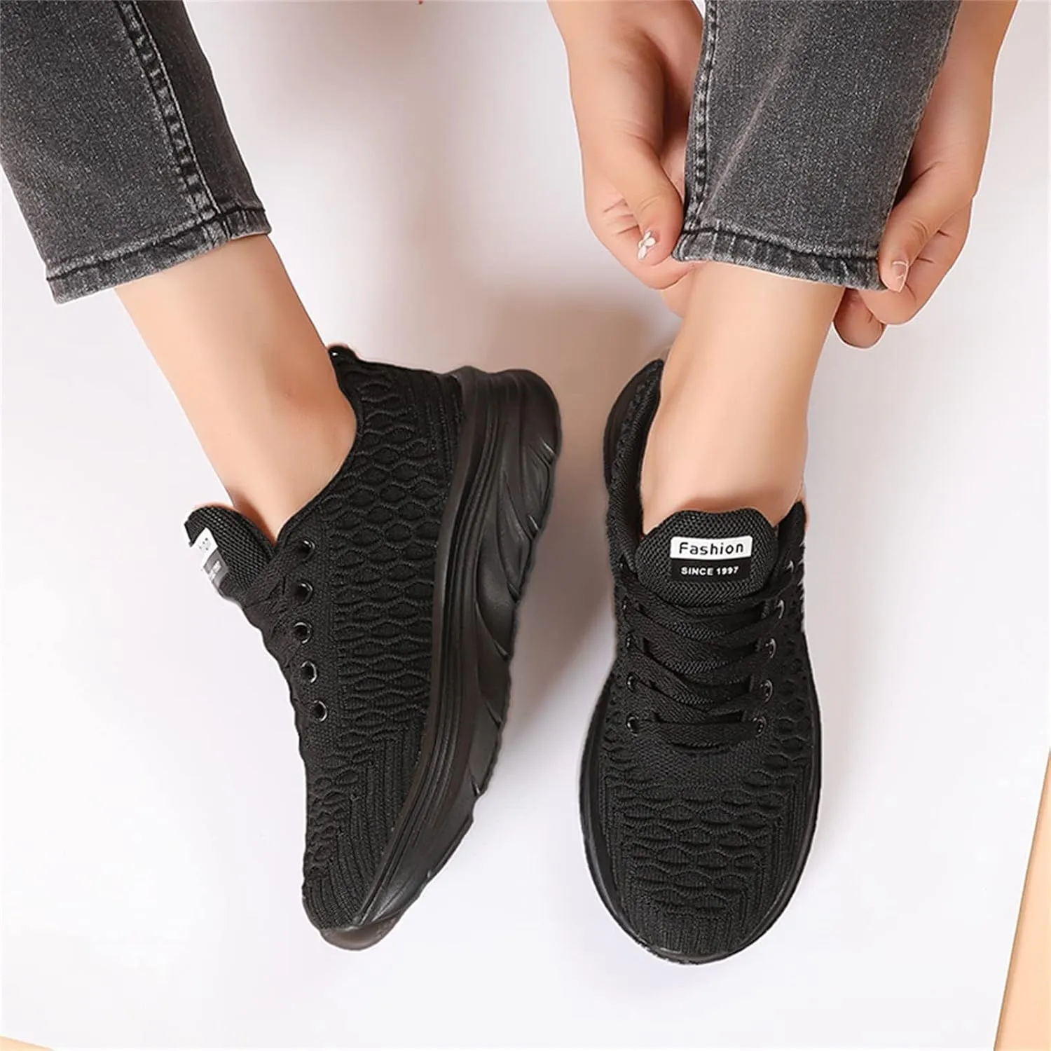 Womens Slip On Running Shoes Non Slip Walking Shoes Lightweight Gym Workout Shoes Breathable Fashion Sneakers (Black, 8.5)