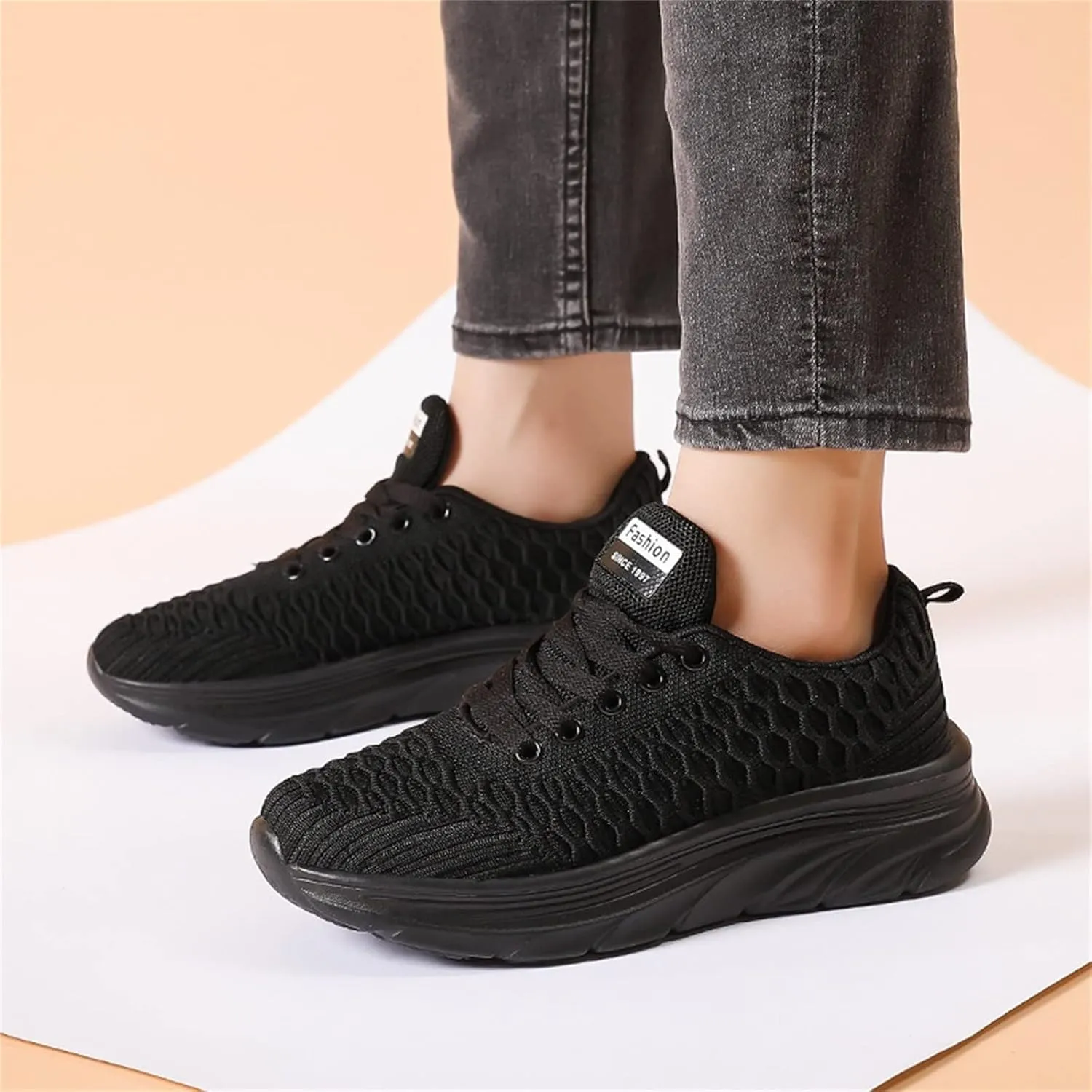 Womens Slip On Running Shoes Non Slip Walking Shoes Lightweight Gym Workout Shoes Breathable Fashion Sneakers (Black, 8.5)